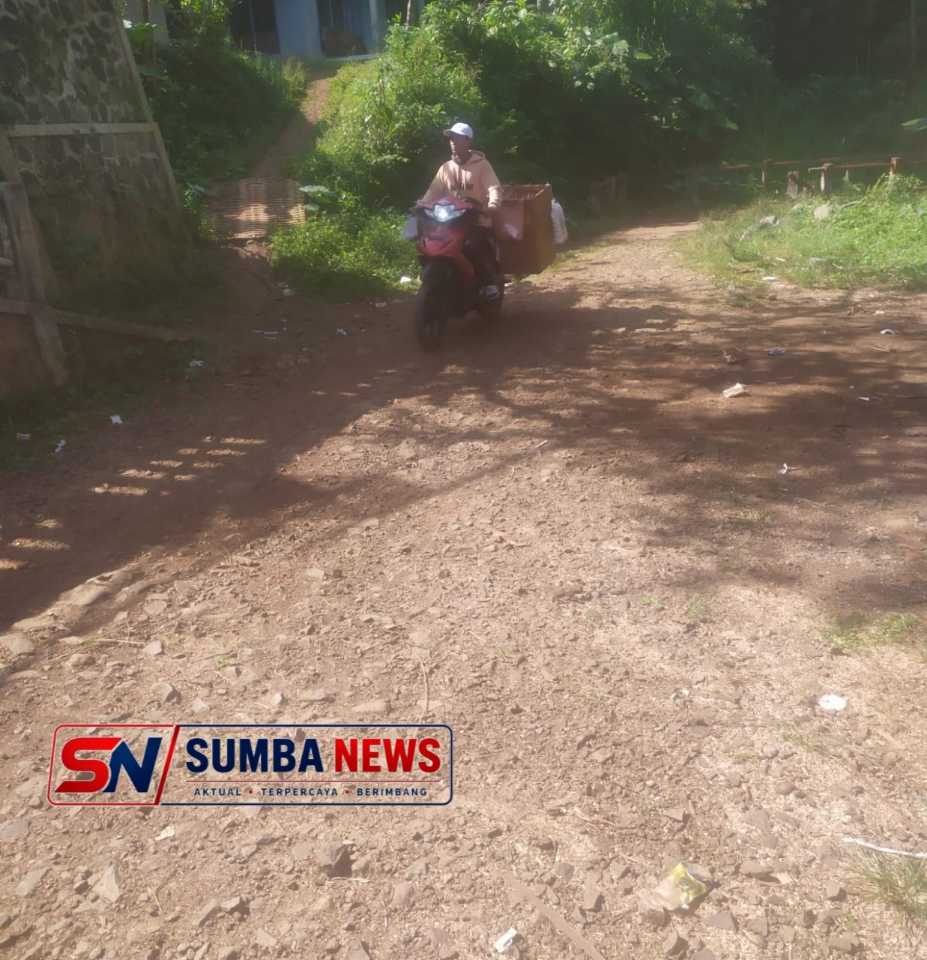Jalan Kabupaten di Dusun Jeglong Dikeluhkan Warga, Harapkan Perbaikan dari Pemkab Pasuruan